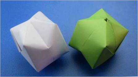 Stvaranje bombardiranja u origami tehnici
