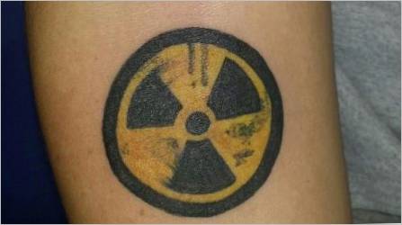 Tetovaža u obliku znak zračenja
