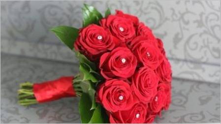 Svadbeni buket crvenih ruža: Ideje za dizajn i izbor suptilnosti